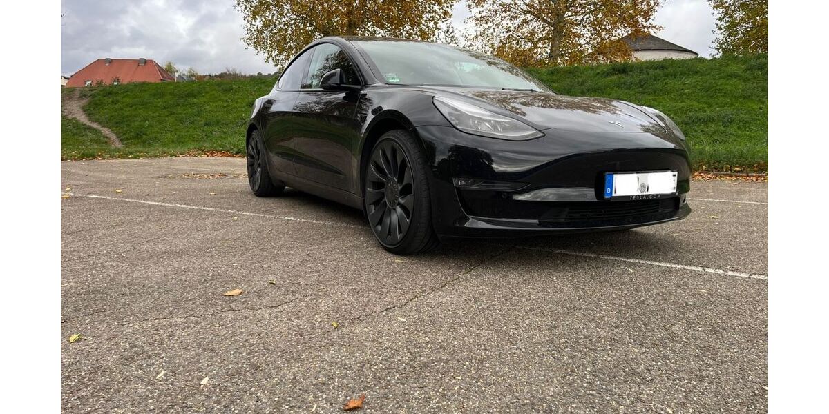 Tesla Model 3 156.000 km 25.500 &euro; Kelheim 93309
