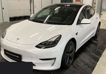 Tesla Model 3 42.044 km 29.200 &euro; Obertraubling 93083
