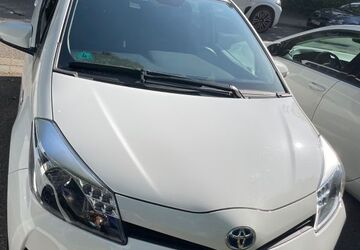Toyota Yaris 90.000 km 9.600 &euro; Regensburg 93049