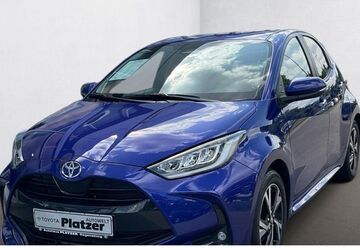 Toyota Yaris 8.600 km 22.980 &euro; Regensburg 93055