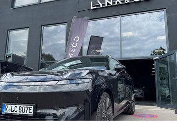 Lynk & Co 08 5.999 km 46.490 &euro; Regensburg 93055