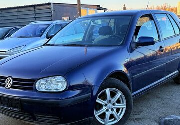 VW Golf 156.746 km 2.899 &euro; Obertraubling 93083