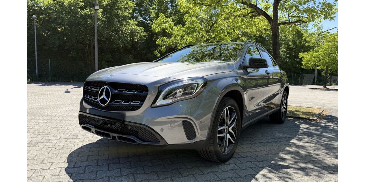 Mercedes-Benz GLA 250 65.000 km 23.000 &euro; Regensburg 93051