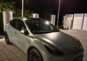 Tesla Model Y 31.792 km 38.500 &euro; Maxhütte 93142