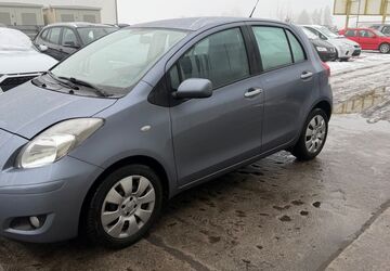 Toyota Yaris 155.530 km 4.450 &euro; Maxhütte -Haidhof 93142