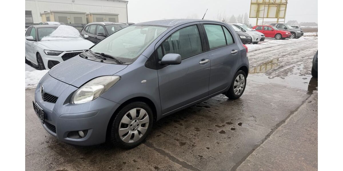 Toyota Yaris 155.530 km 4.450 &euro; Maxhütte -Haidhof 93142