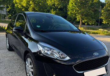 Ford Fiesta 51.700 km 8.250 &euro; Regensburg 93055