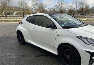 Toyota Yaris 34.000 km 37.000 &euro; Regensburg 93055