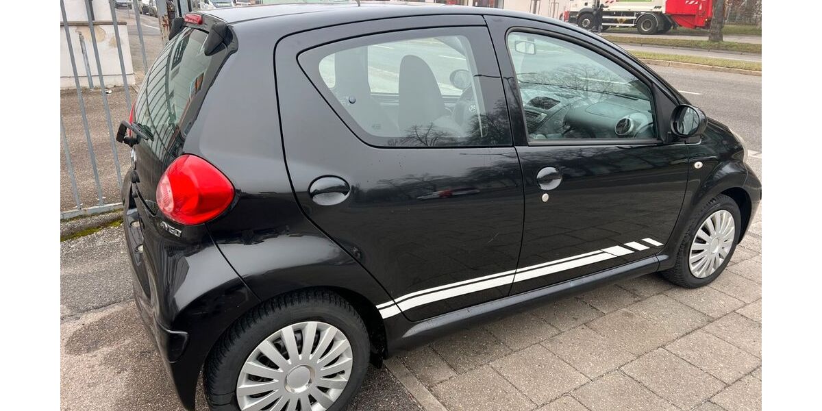 Toyota Aygo (X) 173.000 km 1.650 &euro; Regensburg 93055