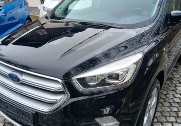 Ford Kuga 153.000 km 11.999 &euro; Regensburg-Bernhardswald 93170