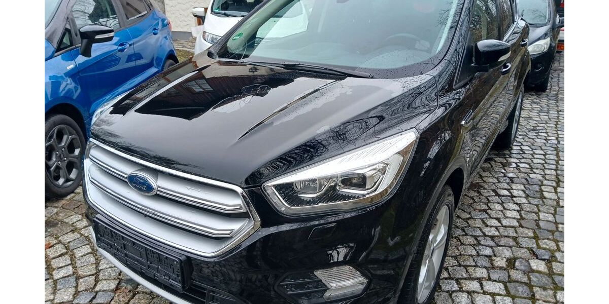 Ford Kuga 153.000 km 11.999 &euro; Regensburg-Bernhardswald 93170