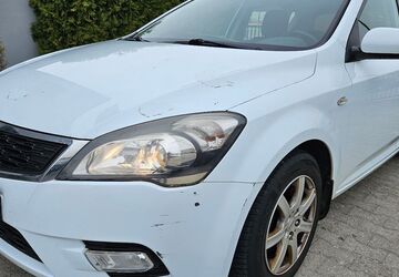 Kia ceed / Ceed 187.000 km 2.990 &euro; Regensburg 93057