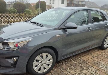 Kia Rio 50.700 km 12.100 &euro; Regensburg 93047