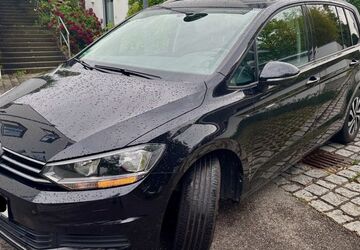 VW Touran 121.500 km 17.900 &euro; Regensburg 93051
