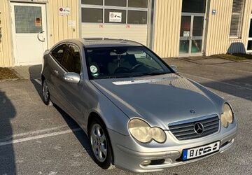 Mercedes-Benz 220 223.000 km 1.500 &euro; Regensburg 93055