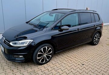 VW Touran 87.000 km 21.900 &euro; Schierling 84069