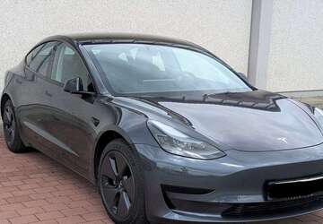 Tesla Model 3 26.180 km 27.890 &euro; Regensburg 93059