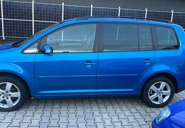 VW Touran 243.000 km 1.450 &euro; Köfering 93096