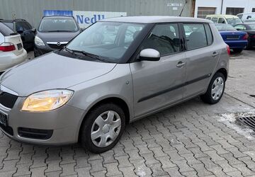 Skoda Fabia 64.491 km 5.650 &euro; Maxhütte -Haidhof 93142