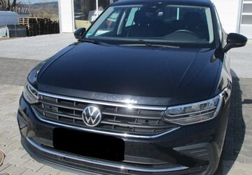 VW Tiguan 61.000 km 28.600 &euro; Geiselhöring 94333