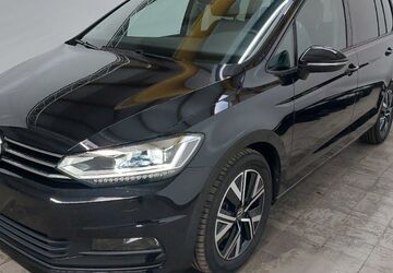 VW Touran 27.900 km 32.990 &euro; Regensburg 93053