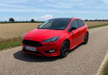 Ford Focus 88.529 km 11.800 &euro; Mintraching 93098