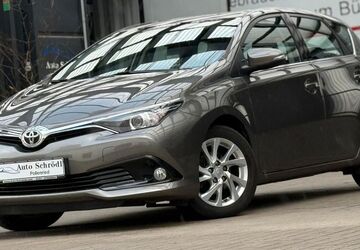Toyota Auris 32.900 km 14.980 &euro; Pollenried 93152
