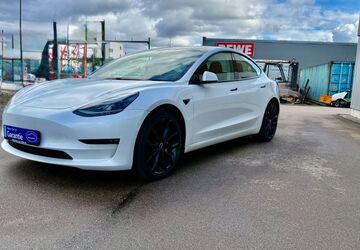 Tesla Model 3 127.000 km 26.900 &euro; Wörth an der Donau 93086