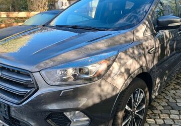 Ford Kuga 113.000 km 11.999 &euro; Regensburg-Bernhardswald 93170
