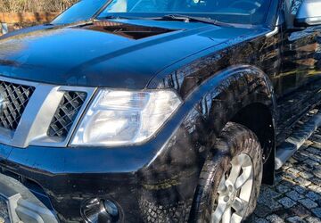 Nissan Navara 215.000 km 11.999 &euro; Regensburg-Bernhardswald 93170