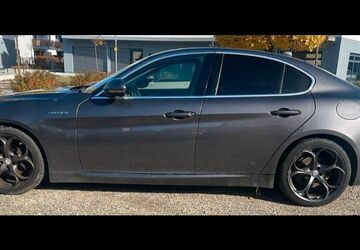 Alfa Romeo Giulia 145.742 km 15.100 &euro; Obertraubling 93083
