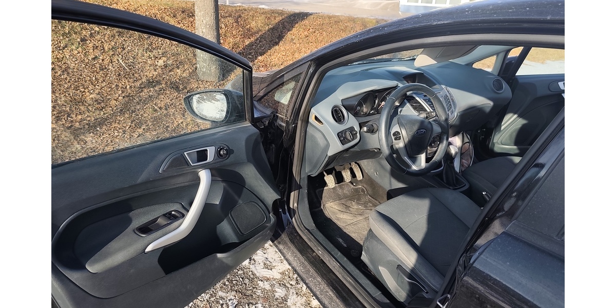 Ford Fiesta 195.000 km 2.699 &euro; Mintraching 93098