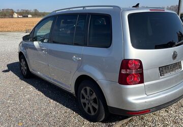 VW Touran 238.400 km 2.600 &euro; Langquaid OT Niederleierndorf 84085