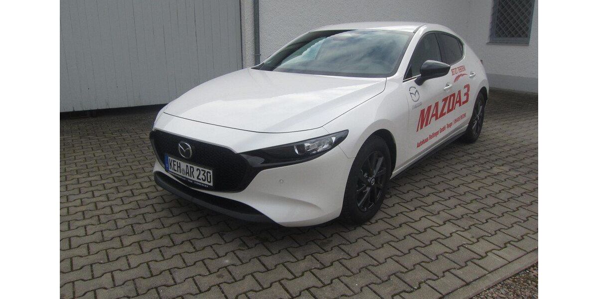 Mazda 3 2.407 km 25.990 &euro; Teugn 93356