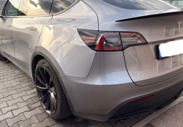 Tesla Model Y 20.630 km 44.400 &euro; Regensburg 93055