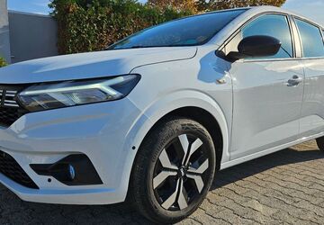 Dacia Sandero 31.950 km 10.600 &euro; Regensburg 93057