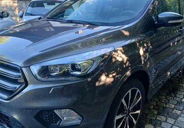 Ford Kuga 83.000 km 13.399 &euro; Regensburg-Bernhardswald 93170