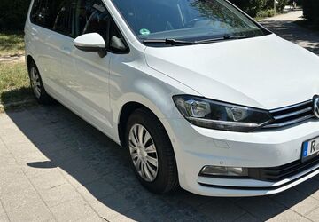 VW Touran 102.437 km 17.700 &euro; Regensburg 93049