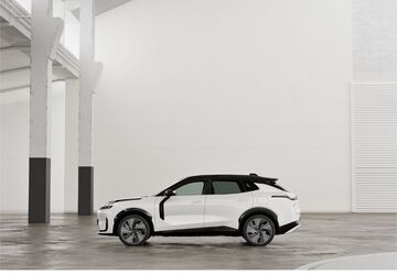 Lynk & Co 08 7.490 km 50.990 &euro; Regensburg 93055