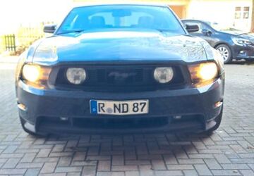 Ford Mustang 83.500 km 20.000 &euro; Barbing 93092