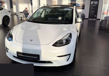 Tesla Model 3 62.411 km 28.700 &euro; Obertraubling 93083